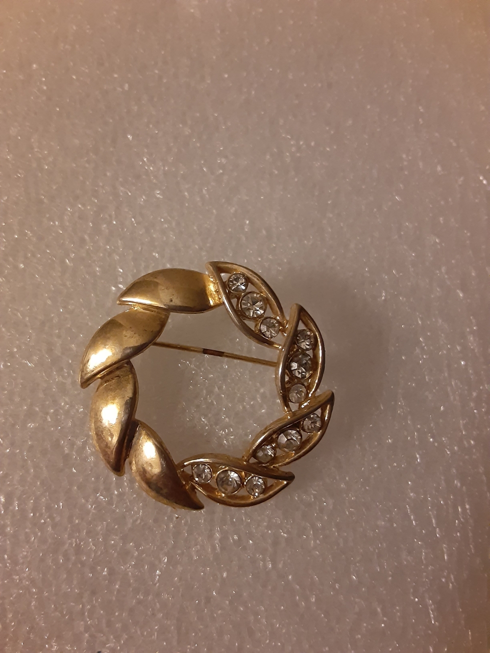 Gold Leaf Crystal Wreath Brooch - Unbranded